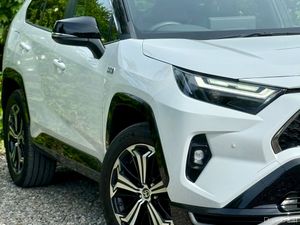 2023 Toyota RAV4 Plug In Hybrid Sport AWD-i - Image 3