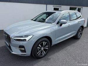 241 Volvo XC60 T6 PHEV CORE AWD 5DR AUTO - Image 2