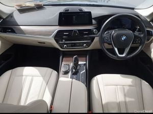 BMW 5-Series 520d SE Saloon - Image 4