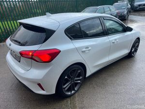 Ford Focus ZETEC ST EXTRAS IN PEARL WHITE!!!! - Image 4