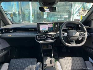 Renault 4 E-TECH 150 (SCRAPPAGE OFFER) - Image 3