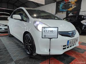 2014 Honda Fit- 1.3 Petrol Hybrid - Image 3