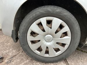 Toyota Yaris 1.0 LUNA MC 4DR - Image 4