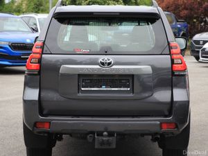 Landcruiser LWB * Auto * Low KMs - Image 4