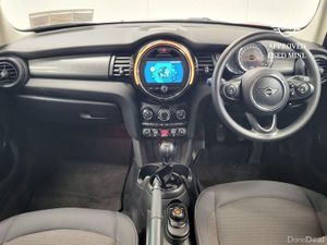 Mini Cooper 5-Door Cooper Classic - Image 4