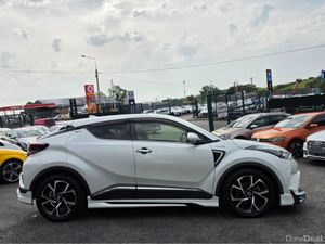 Toyota C-HR SELF CHARGING HYBRID - HALF LEATHER SE - Image 4