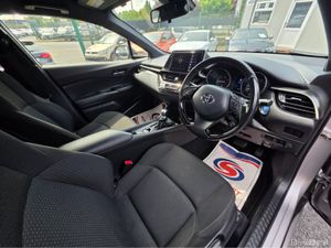 Toyota C-HR SELF CHARGING HYBRID- CARPLAY - ANDROI - Image 4