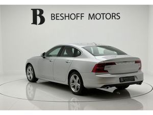Volvo S90 D4 MOMENTUM=LOW MILES//HUGE SPEC//D REG= - Image 3