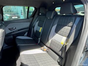 Renault 4 ELECTRIC (SCRAPPAGE DEAL AVAILABLE) - Image 4