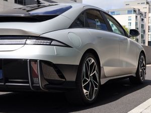 Hyundai IONIQ 6 Ioniq 6 Signature 53 kW, Upgraded - Image 3