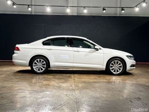 Volkswagen Passat 1.4 TSI COMFORT LINE - FACTORY A - Image 3