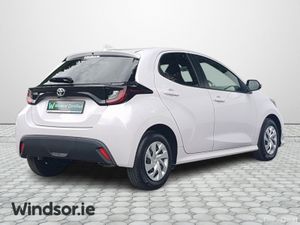 Toyota Yaris 1.5 Hybrid Automatic - Image 3