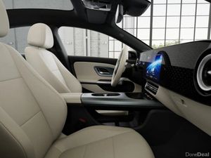 Mercedes-Benz CLA CLA 200 SALOON PROGRESSIVE LINE - Image 4