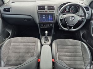 Volkswagen Polo **HIGHLINE ** HUGE SPEC ** GREAT V - Image 2