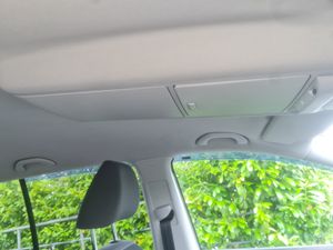 2010 Volkswagen Touran 1.6tdi 7 seater - Image 4