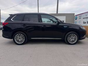 191 Mitsubishi Outlander 2.4L Plug-in EV Intense - Image 4
