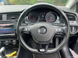 Volkswagen Golf HIGHLINE R-LINE PACK 1.4 TSI AUTO - Image 4