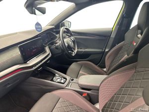 Skoda Octavia 2.0TDI 200HP RS DSG *MAMBA GREEN* €1 - Image 3
