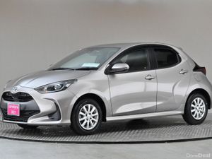 Toyota Yaris 1.5 PETROL HYBRID**14" ALLOY WHEELS** - Image 4