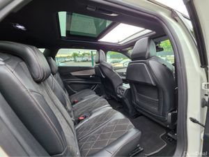 Peugeot 5008 ( 192 REG )GT LINE PANORAMIC SUNROOF - Image 3