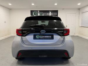 Toyota Yaris 1.5 VVT DESIGN HEV CVT***HI SPEC***LO - Image 3