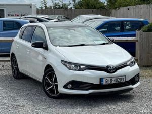 Toyota Auris Hybrid Luna Sport 4DR Auto - Image 2