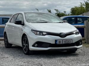 Toyota Auris Hybrid Luna Sport 4DR Auto - Image 4