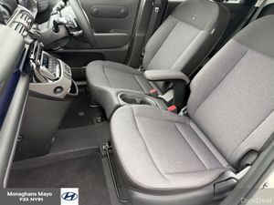 Hyundai INSTER ELEGANCE 49KWH 5DR AUTO - Image 4