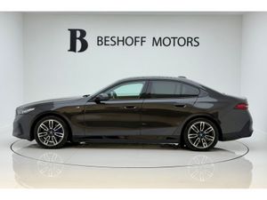 BMW i5 40 M-SPORT=LOW MILES//HUGE SPEC//1 OWNER=FU - Image 2