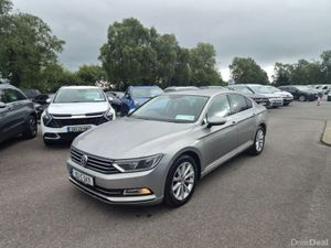 Volkswagen Passat Highline 1.6 TDI M6F 120HP 4DR - Image 4