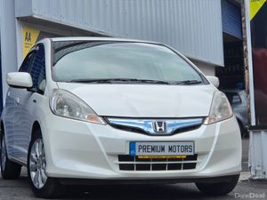 Honda Fit Hybrid Automatic - Image 2