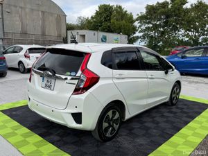 Honda Fit 2015 Hybrid - Image 4