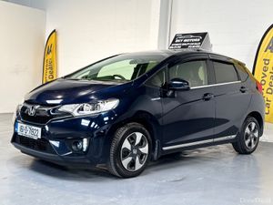 2016 Honda Fit 1.5 Hybrid Automatic,CarPlay - Image 4