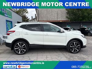 Nissan Qashqai 1.5 DSL SVE + GLASS ROYALE ROOF 4DR - Image 4