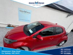 Toyota Yaris HYBRID LUNA AUTO 4DR - Image 3