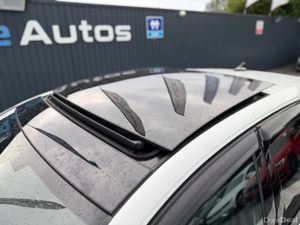 Volkswagen Golf R-LINE **SUNROOF** - 2.0L DIESEL - - Image 4