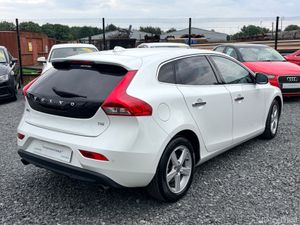 2014 VOLVO V40 1.6T4 AUTO FULLY LOADED WITH SPEC - Image 4