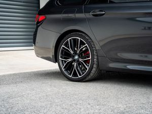 BMW 5-Series D G31 M Sport 5DR Auto * PRO PACK* - Image 4