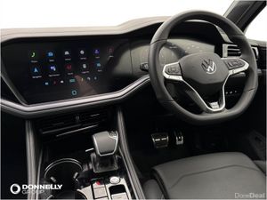 Volkswagen Touareg Diesel Estate Black Edition - Image 2