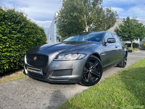 Jaguar XF 2017 2.0 D Auto*19”Black Alloys* - Image 3