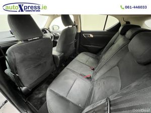 Lexus CT 1.8 Hybrid, Ultra Low mileage, Automatic - Image 4