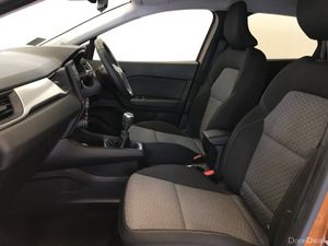 Renault Captur 2022 - Image 3