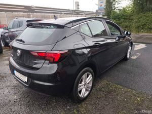 Opel Astra 2018 - Image 4