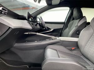Peugeot 5008 E-5008 Gt  GT  210 Electric 73kWh Aut - Image 4