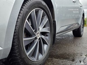 Skoda Superb SPORT LINE 2.0 TDI Estate - Image 2