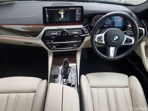 BMW 5-Series 520d M Sport - Image 4