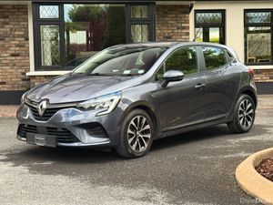 Immaculate 221 Renault Clio! - Image 3