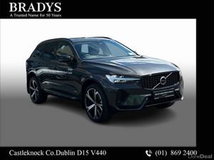 Volvo XC60 T6 AWD PHEV Ultra Dark - Image 2