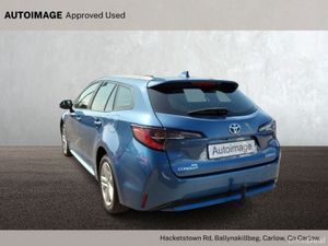 Toyota Corolla 1.8 Hybrid Luna - Image 3
