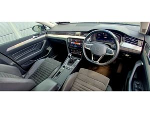 Volkswagen Passat ELEGANCE 2.0 TDI MANUAL 6SPEED F - Image 4
